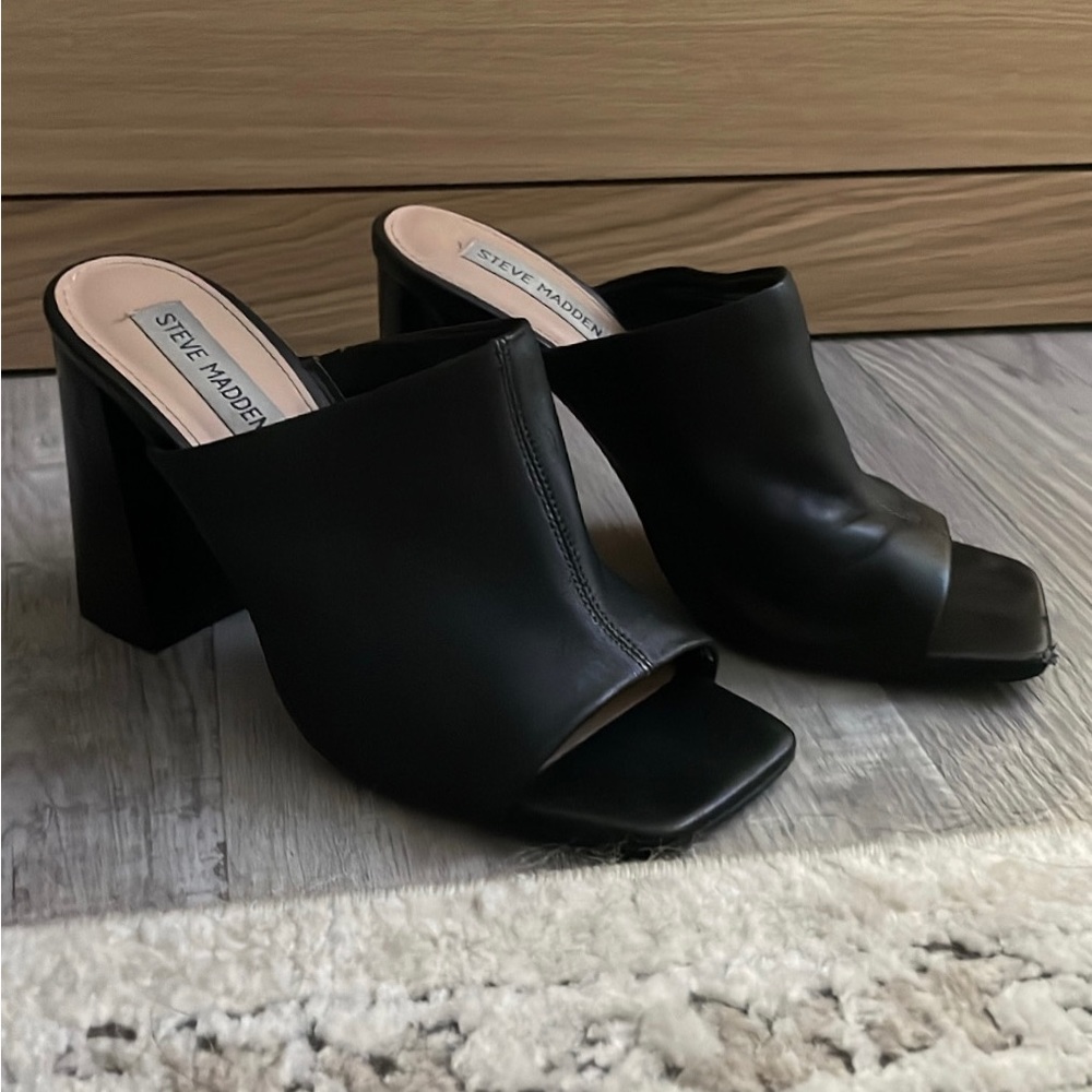 Steve Madden: black block heeled mules